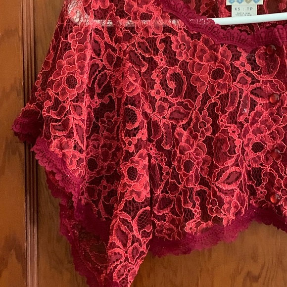 New Free People Intimately XS Lace Shrug w/buttons - Picture 2 of 8